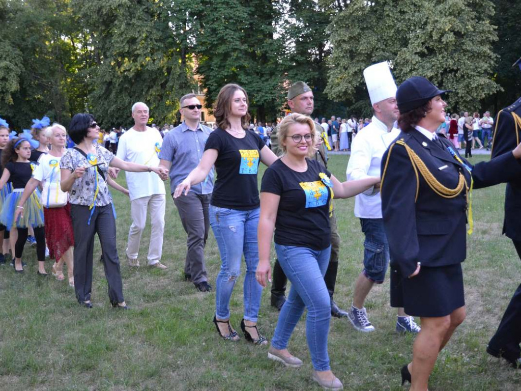 Takiego poloneza Tarnobrzeg jeszcze nie widział! Wielkie urodziny maista [ZDJĘCIA]