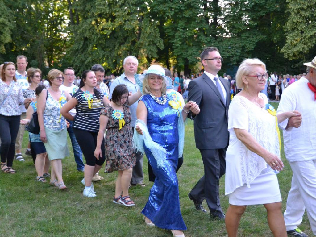Takiego poloneza Tarnobrzeg jeszcze nie widział! Wielkie urodziny maista [ZDJĘCIA]