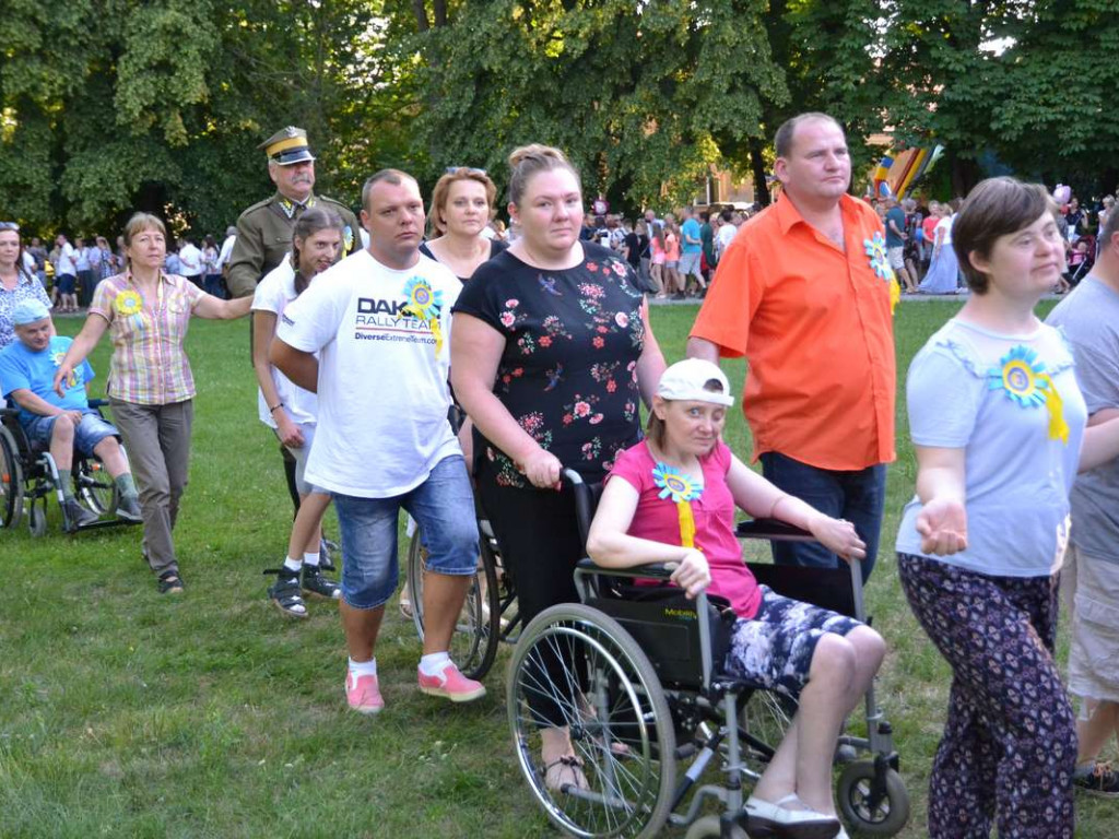 Takiego poloneza Tarnobrzeg jeszcze nie widział! Wielkie urodziny maista [ZDJĘCIA]