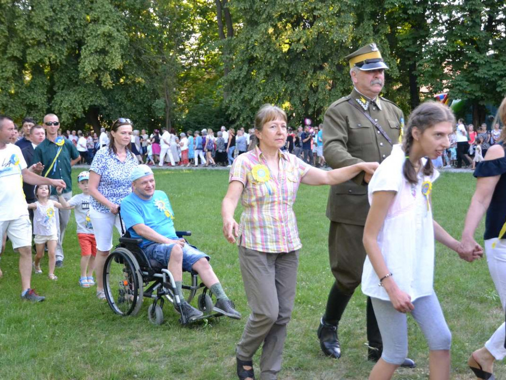 Takiego poloneza Tarnobrzeg jeszcze nie widział! Wielkie urodziny maista [ZDJĘCIA]