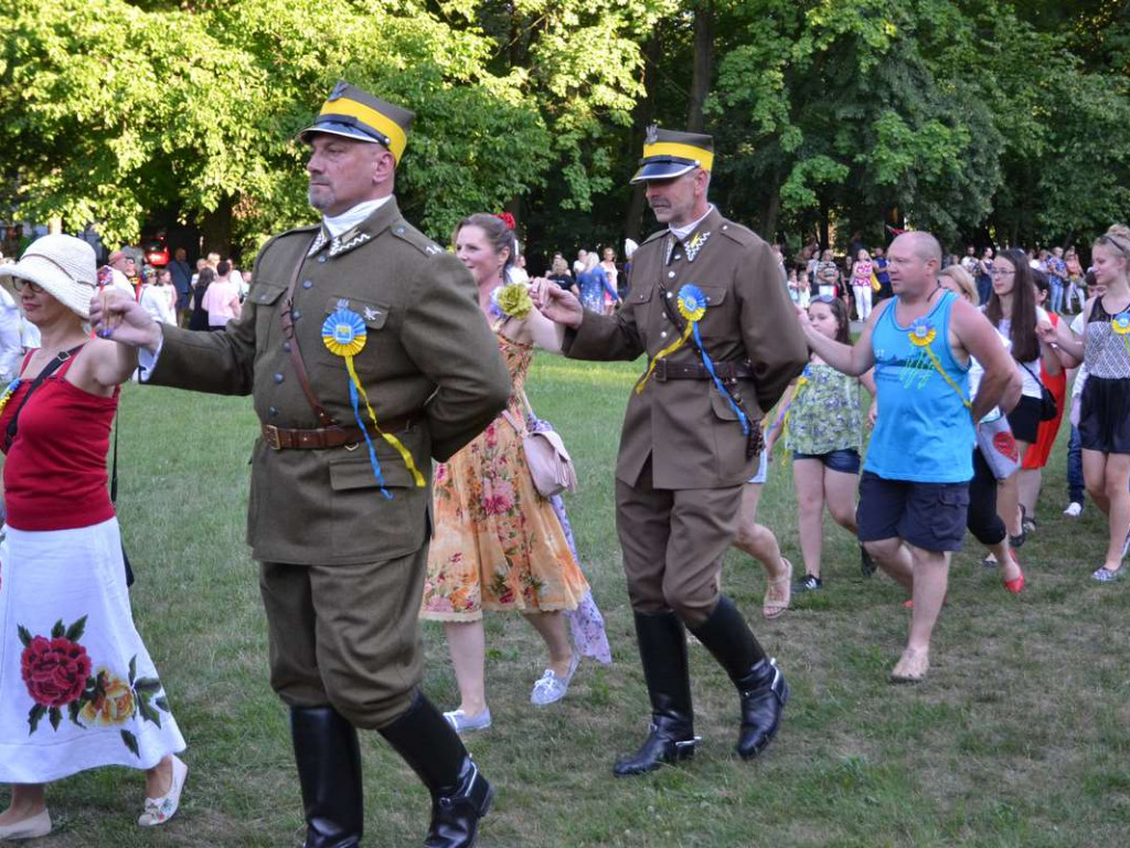 Takiego poloneza Tarnobrzeg jeszcze nie widział! Wielkie urodziny maista [ZDJĘCIA]