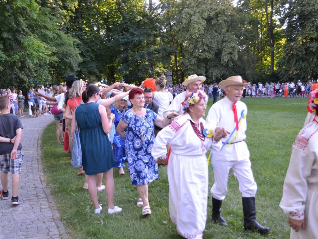Takiego poloneza Tarnobrzeg jeszcze nie widział! Wielkie urodziny maista [ZDJĘCIA]