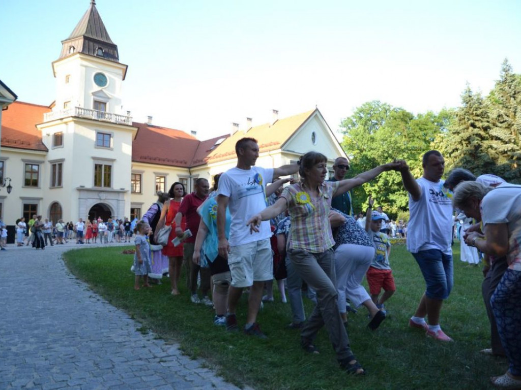 Takiego poloneza Tarnobrzeg jeszcze nie widział! Wielkie urodziny maista [ZDJĘCIA]