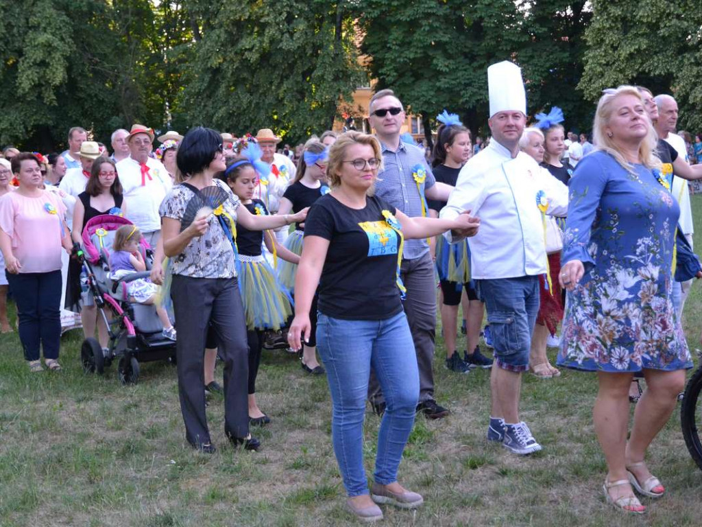 Takiego poloneza Tarnobrzeg jeszcze nie widział! Wielkie urodziny maista [ZDJĘCIA]