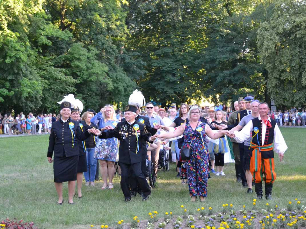 Takiego poloneza Tarnobrzeg jeszcze nie widział! Wielkie urodziny maista [ZDJĘCIA]