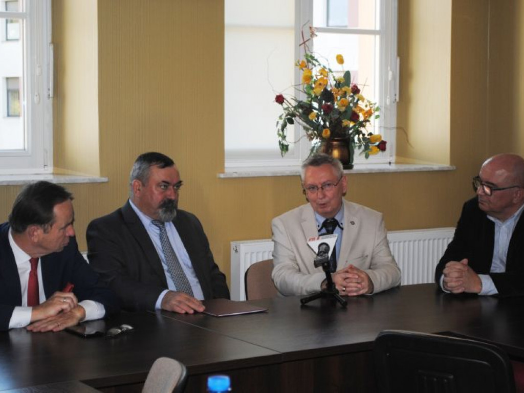 Uroczyste otwarcie budowy nowoczesnego Ośrodka Radioterapii w Wojewódzkim Szpitalu w Tarnobrzegu