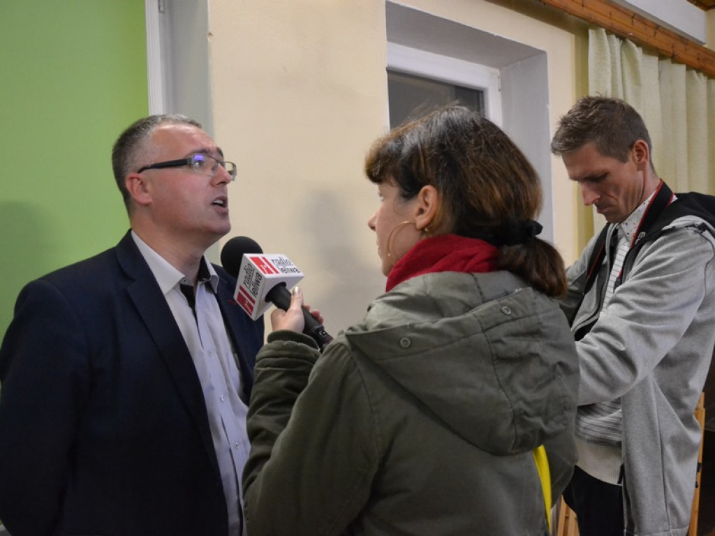 Zdjęcia ze sztabów wyborczych K. Kalinki, B. Kapuściak i E. Miernik-Krukurki
