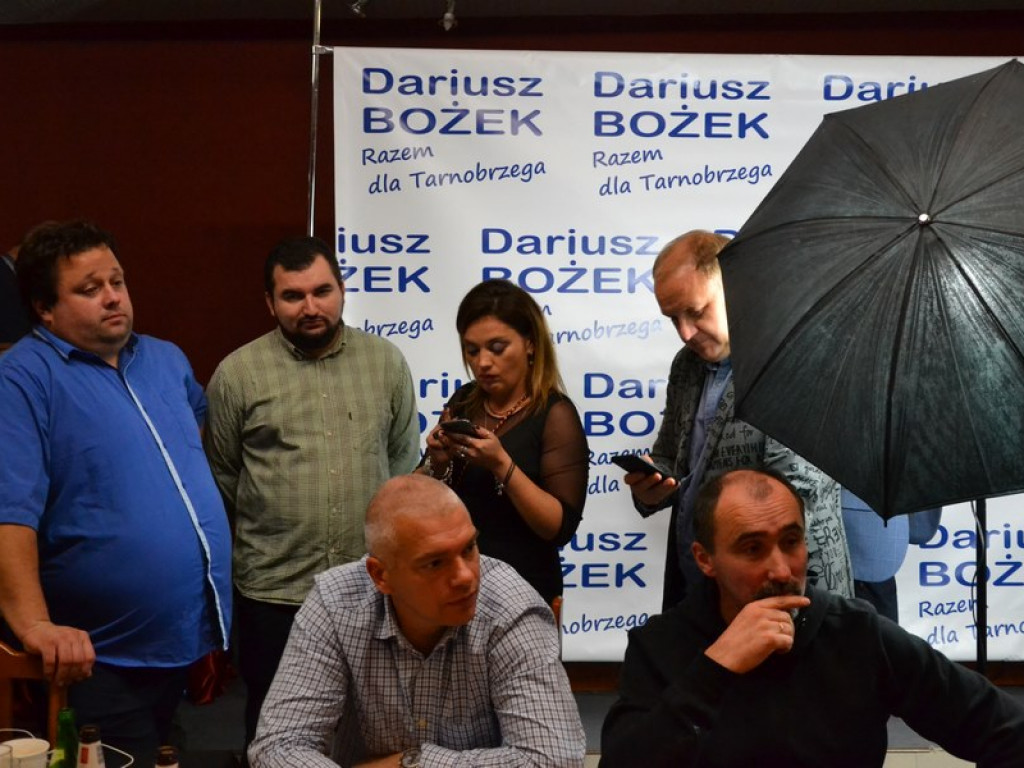 Wieczór wyborczy w sztabie Dariusza Bożka [Zdjęcia]