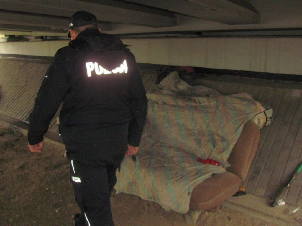 Stalowowolscy policjanci szukali bezdomnych