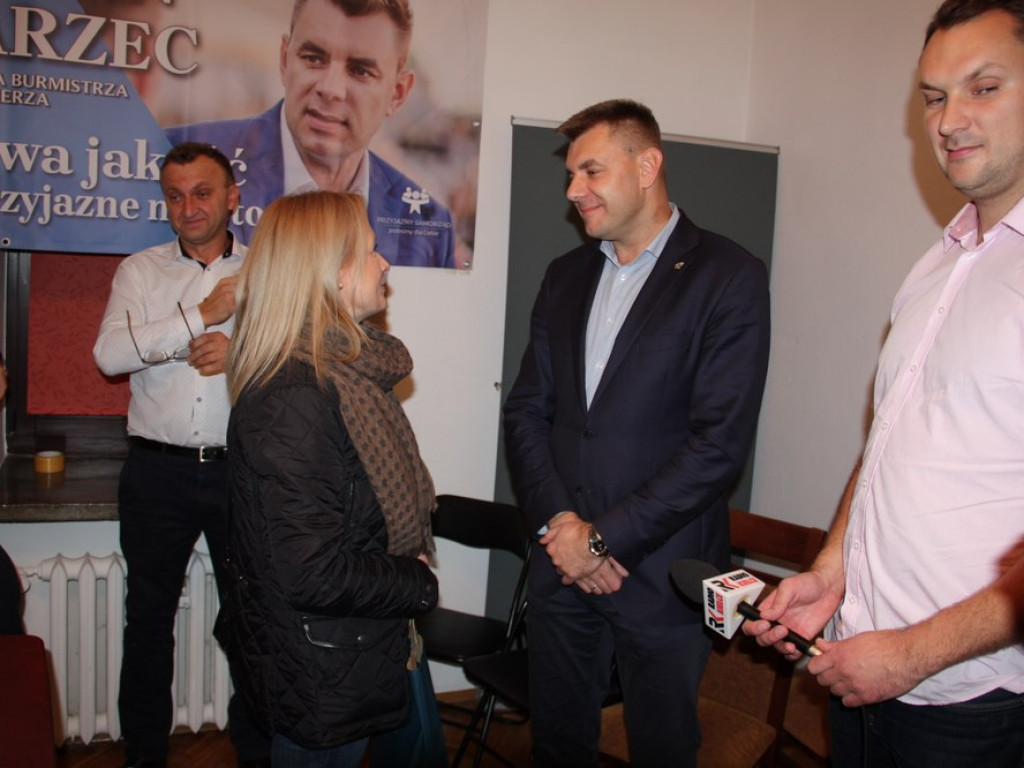 Radość w sztabie wyborczym Marcina Marca [Zdjęcia]