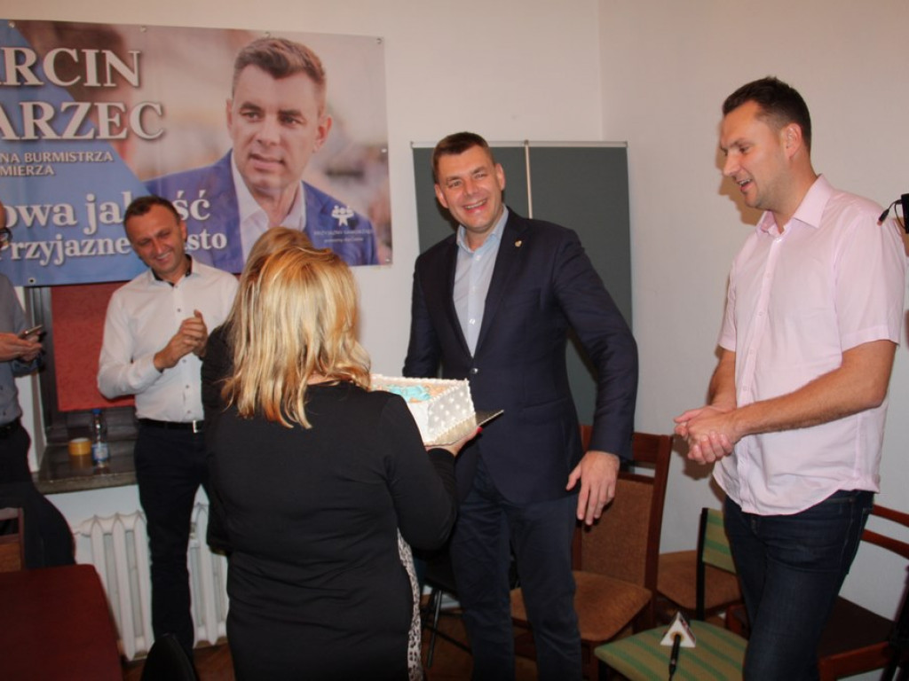 Radość w sztabie wyborczym Marcina Marca [Zdjęcia]