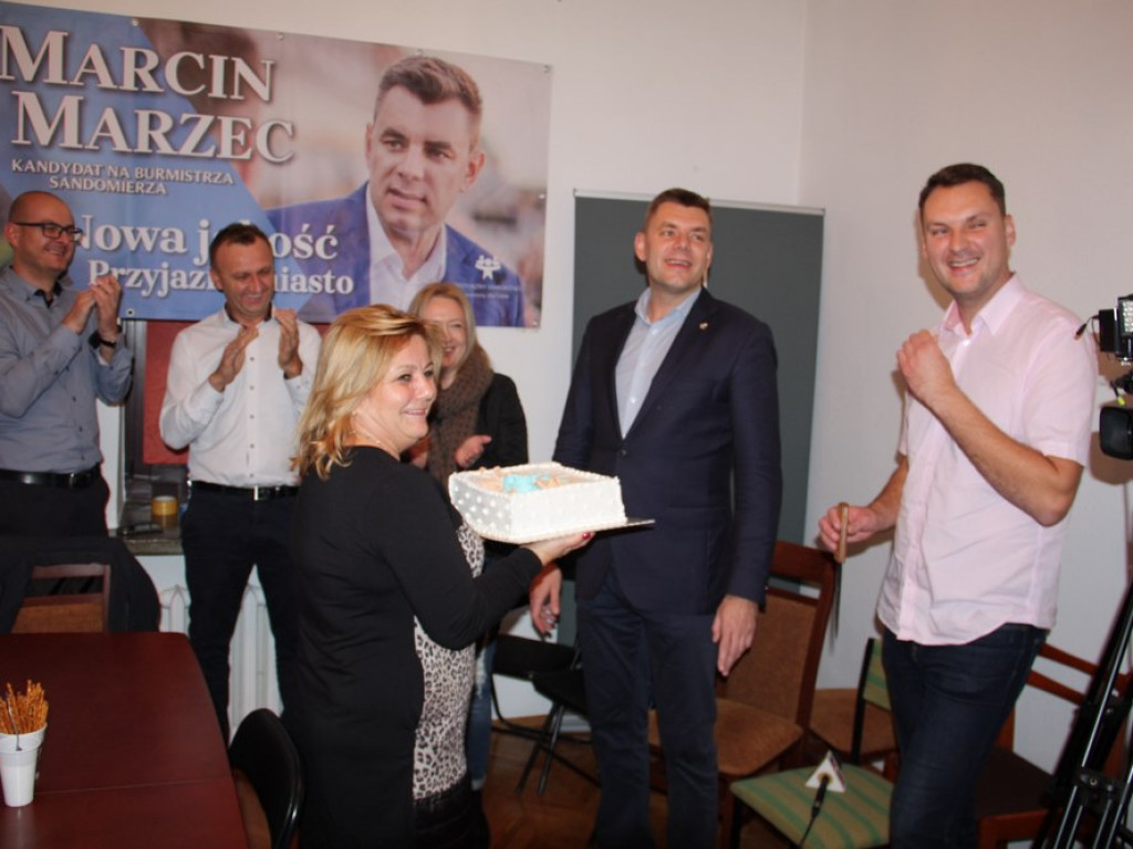 Radość w sztabie wyborczym Marcina Marca [Zdjęcia]