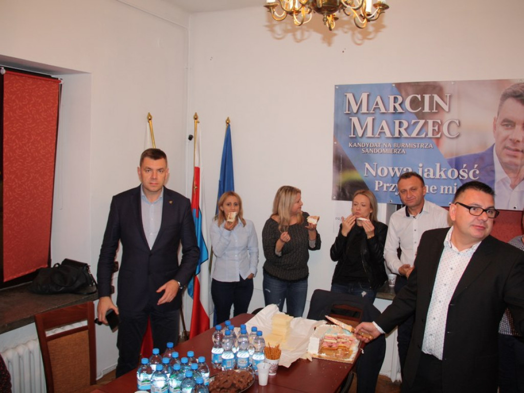 Radość w sztabie wyborczym Marcina Marca [Zdjęcia]