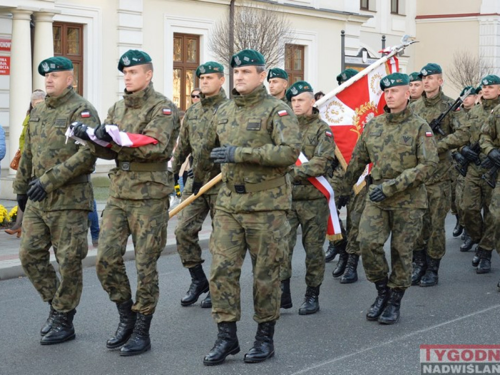 Wojsko na ulicach. Święto Niepodległości w Nisku [Zdjęcia]