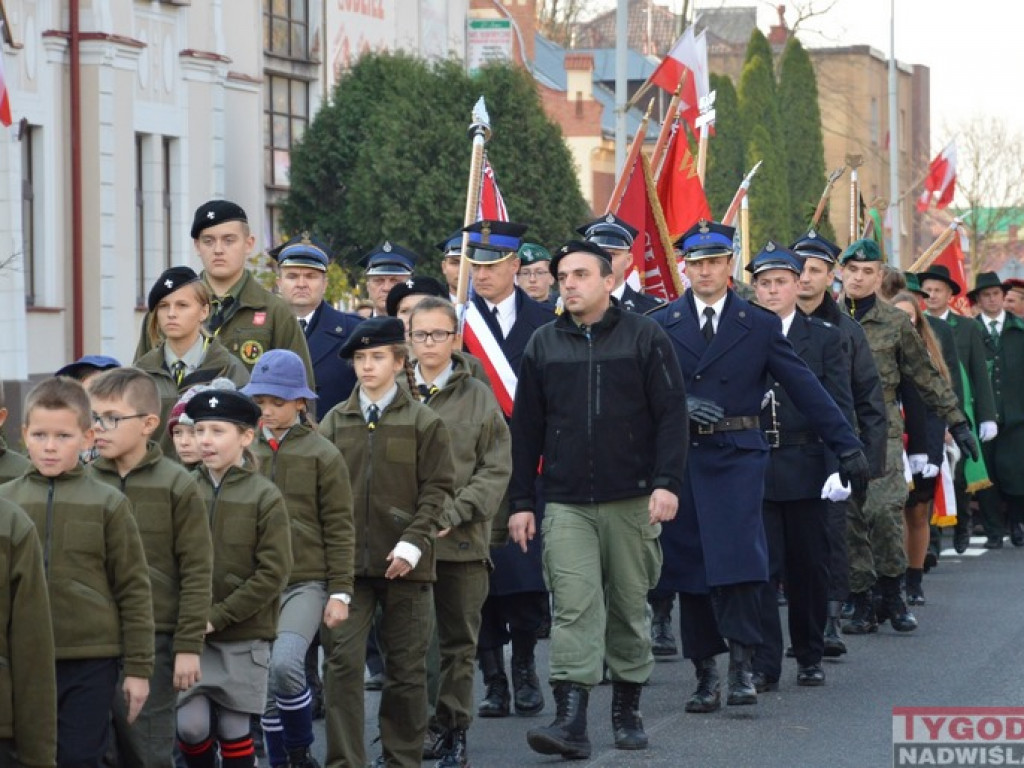Wojsko na ulicach. Święto Niepodległości w Nisku [Zdjęcia]