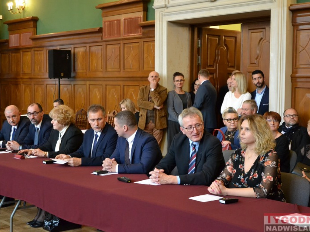 Pierwsza sesja Rady Miasta Tarnobrzega kadencji 2018-2023 [Zdjęcia]