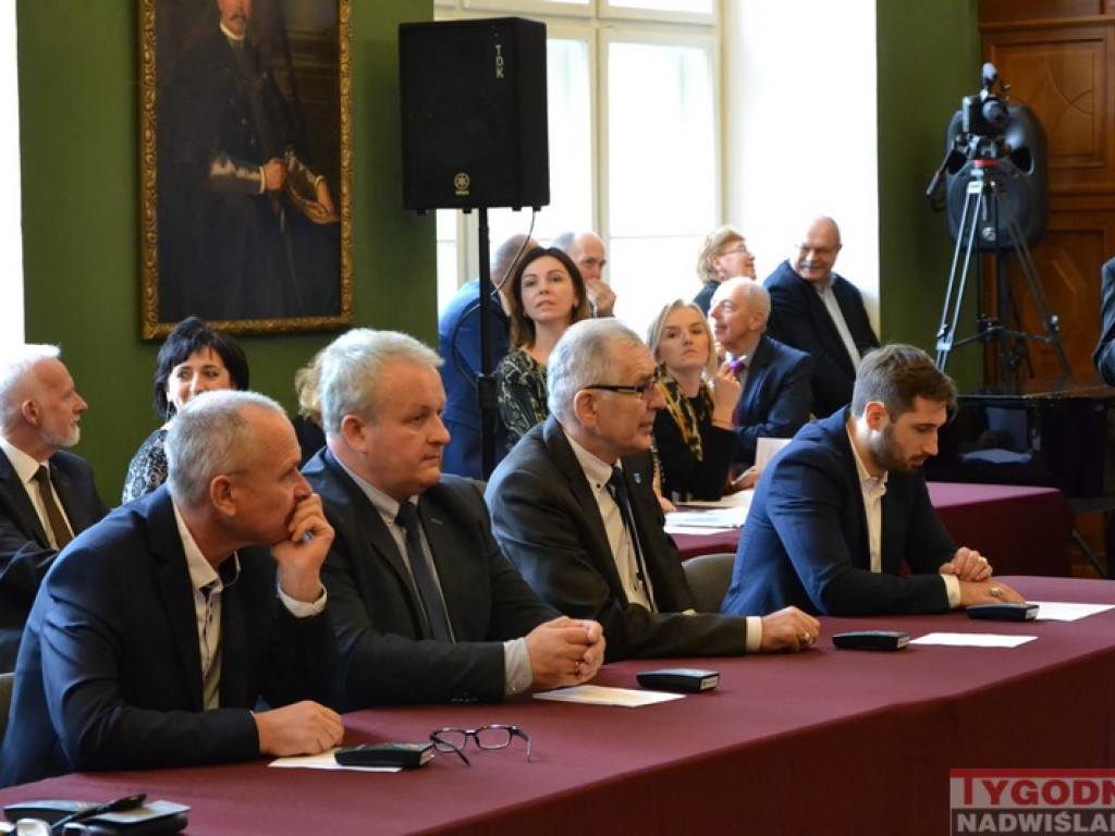 Pierwsza sesja Rady Miasta Tarnobrzega kadencji 2018-2023 [Zdjęcia]