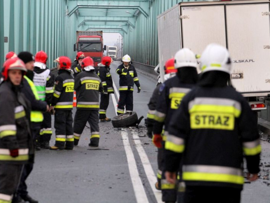 Wypadek busa w Nagnajowie [zdjęcia]