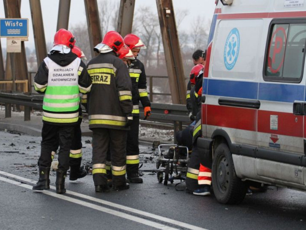 Wypadek busa w Nagnajowie [zdjęcia]