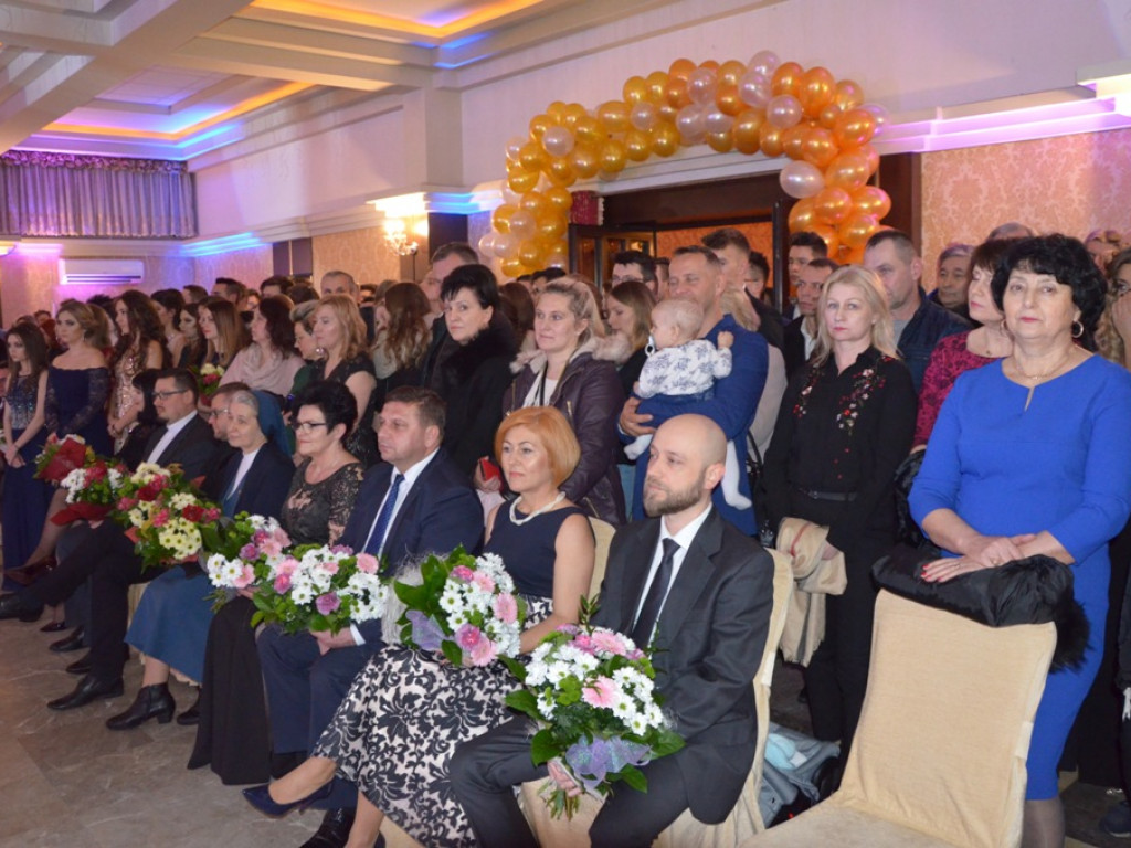 Studniówka LO im. Wyszyńskiego w Staszowie (duża galeria zdjęć!)