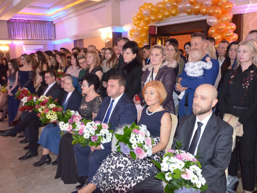 Studniówka LO im. Wyszyńskiego w Staszowie (duża galeria zdjęć!)