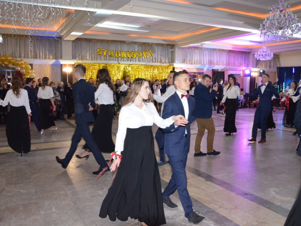 Studniówka LO im. Wyszyńskiego w Staszowie (duża galeria zdjęć!)