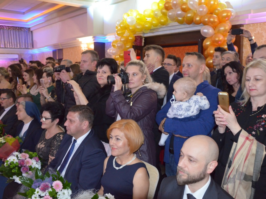 Studniówka LO im. Wyszyńskiego w Staszowie (duża galeria zdjęć!)