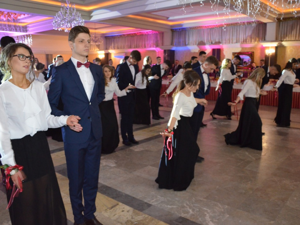 Studniówka LO im. Wyszyńskiego w Staszowie (duża galeria zdjęć!)