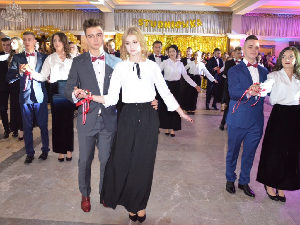 Studniówka LO im. Wyszyńskiego w Staszowie (duża galeria zdjęć!)