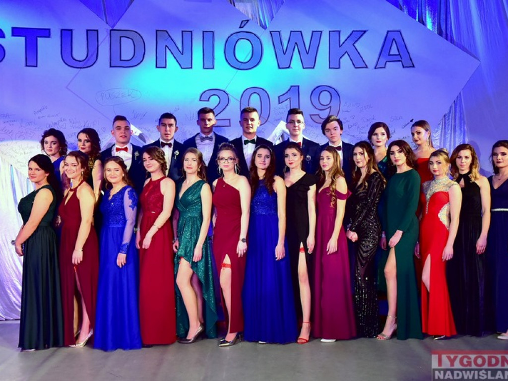 Studniówka LO im. M. Kopernika w Tarnobrzegu [zdjęcia]