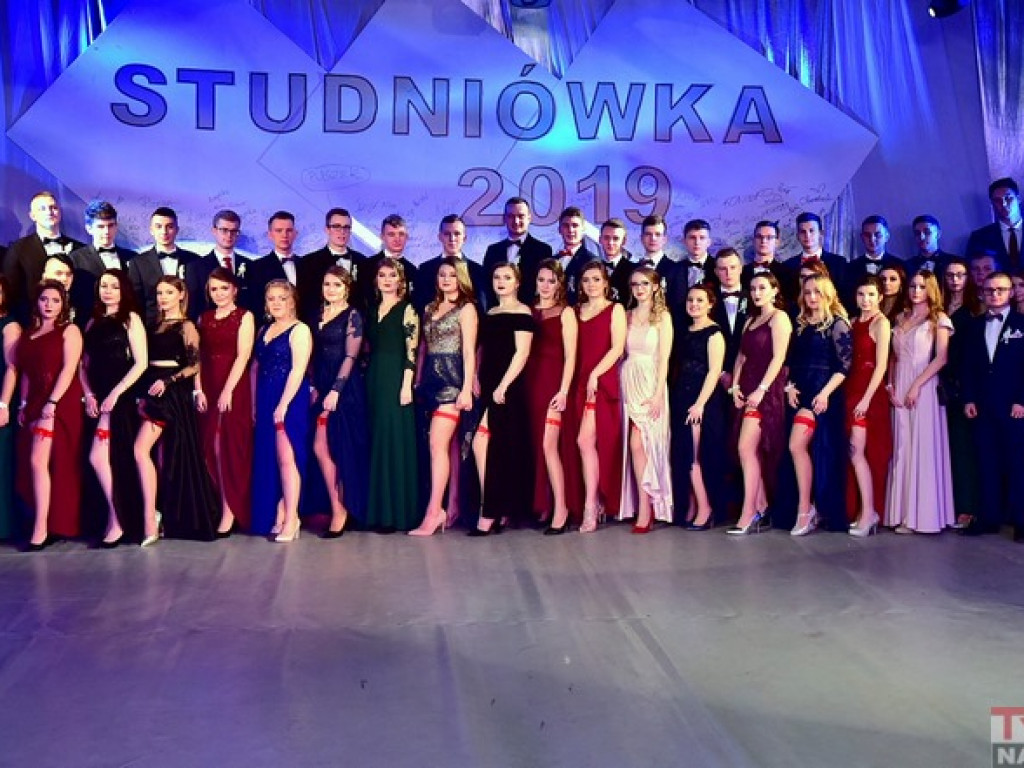 Studniówka LO im. M. Kopernika w Tarnobrzegu [zdjęcia]