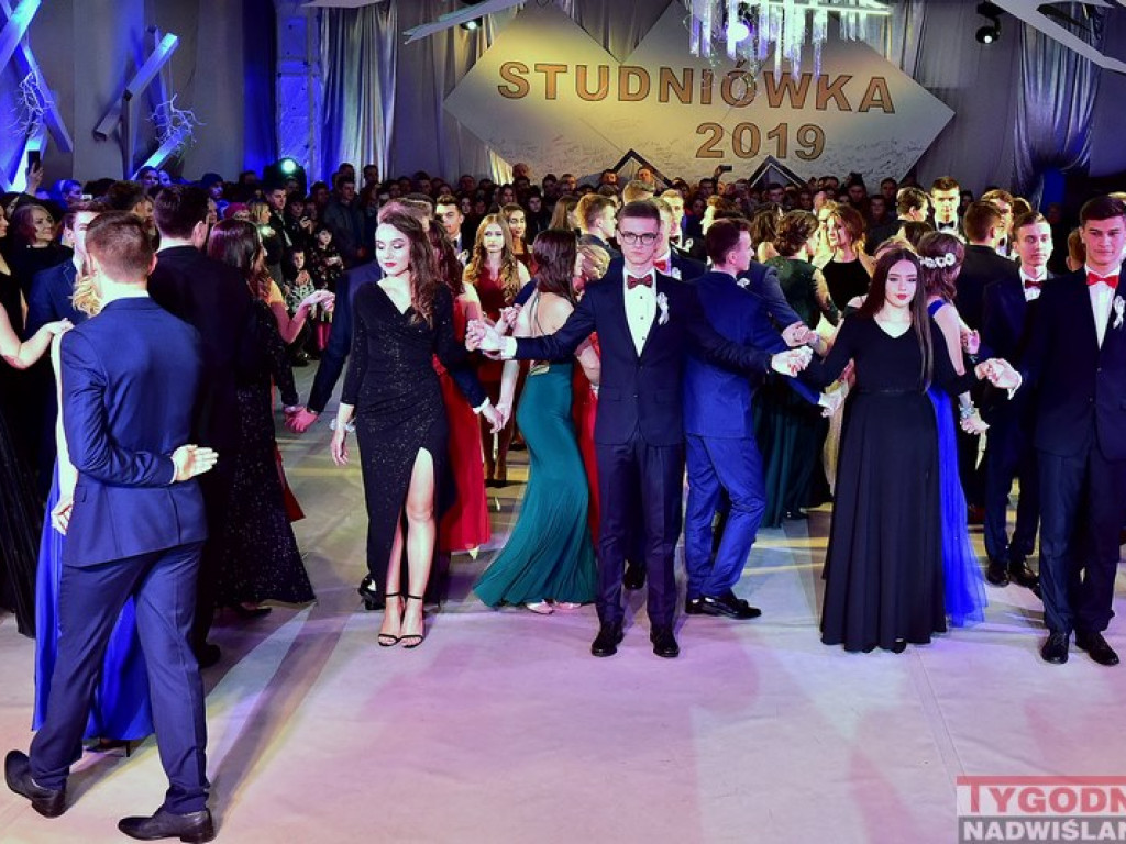 Studniówka LO im. M. Kopernika w Tarnobrzegu [zdjęcia]
