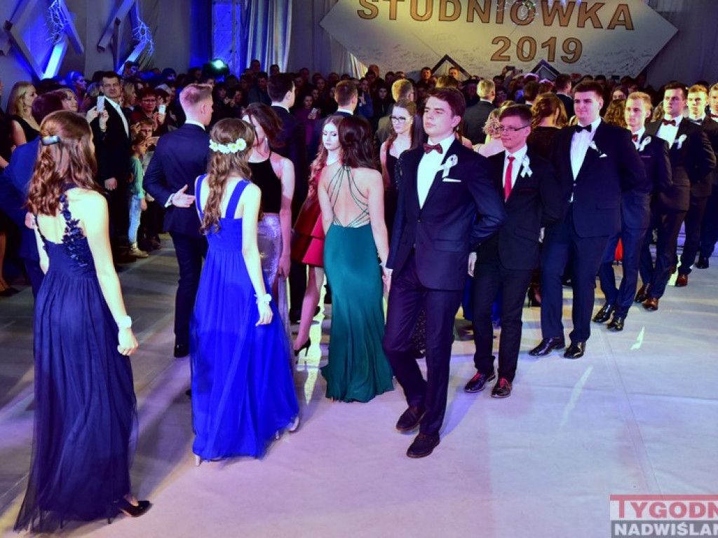 Studniówka LO im. M. Kopernika w Tarnobrzegu [zdjęcia]