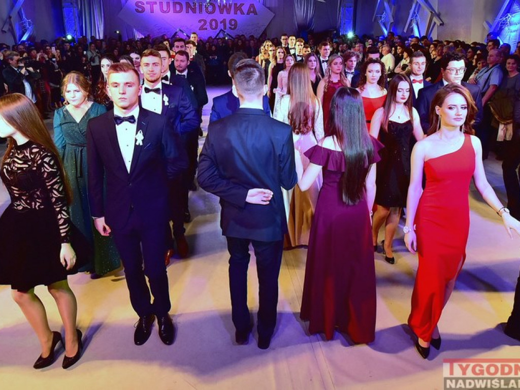 Studniówka LO im. M. Kopernika w Tarnobrzegu [zdjęcia]