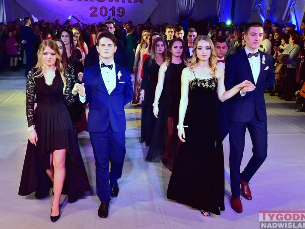 Studniówka LO im. M. Kopernika w Tarnobrzegu [zdjęcia]