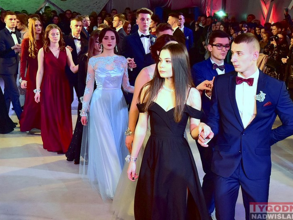 Studniówka LO im. M. Kopernika w Tarnobrzegu [zdjęcia]