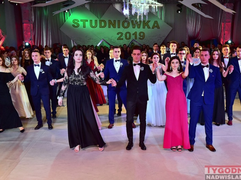 Studniówka LO im. M. Kopernika w Tarnobrzegu [zdjęcia]