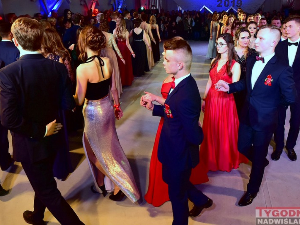 Studniówka LO im. M. Kopernika w Tarnobrzegu [zdjęcia]