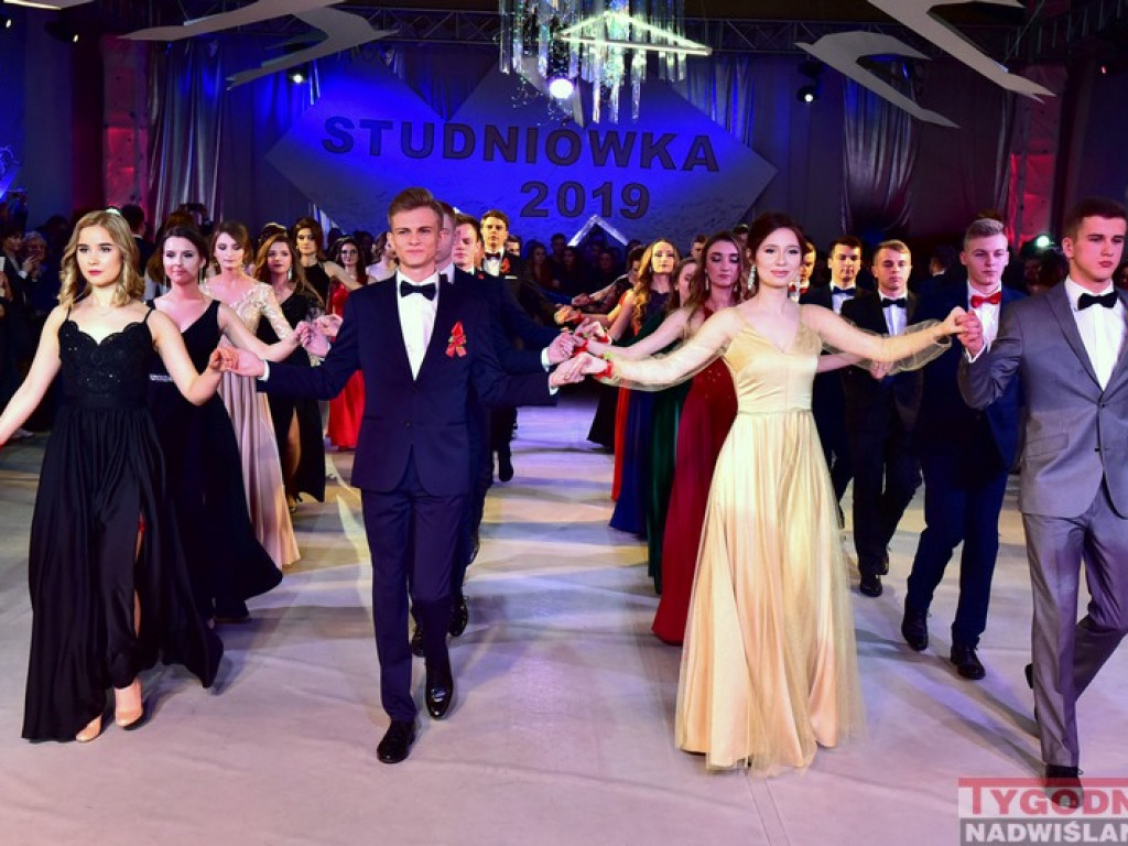 Studniówka LO im. M. Kopernika w Tarnobrzegu [zdjęcia]