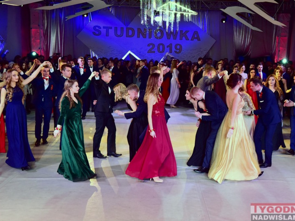 Studniówka LO im. M. Kopernika w Tarnobrzegu [zdjęcia]