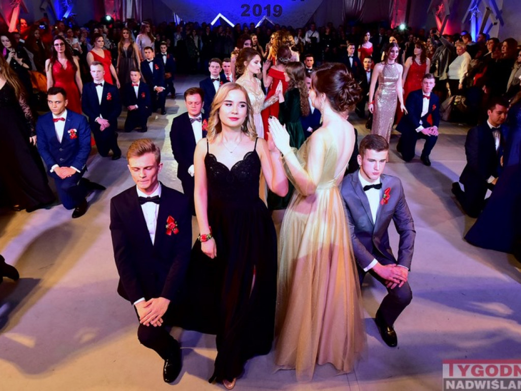 Studniówka LO im. M. Kopernika w Tarnobrzegu [zdjęcia]
