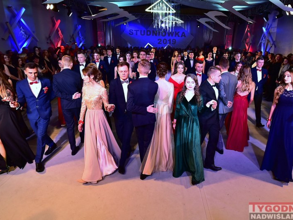 Studniówka LO im. M. Kopernika w Tarnobrzegu [zdjęcia]