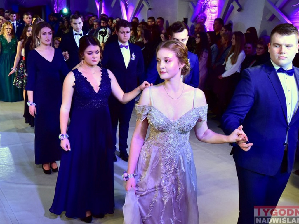 Studniówka LO im. M. Kopernika w Tarnobrzegu [zdjęcia]