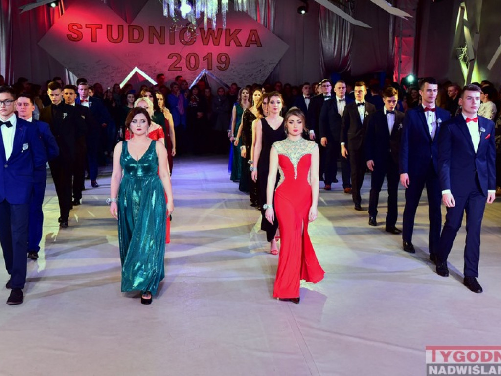 Studniówka LO im. M. Kopernika w Tarnobrzegu [zdjęcia]