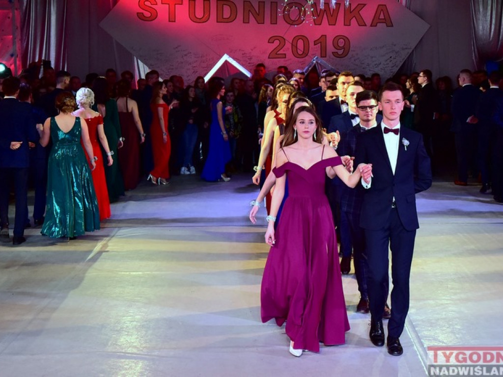 Studniówka LO im. M. Kopernika w Tarnobrzegu [zdjęcia]