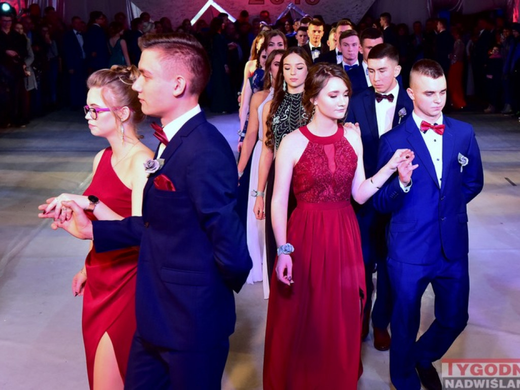 Studniówka LO im. M. Kopernika w Tarnobrzegu [zdjęcia]