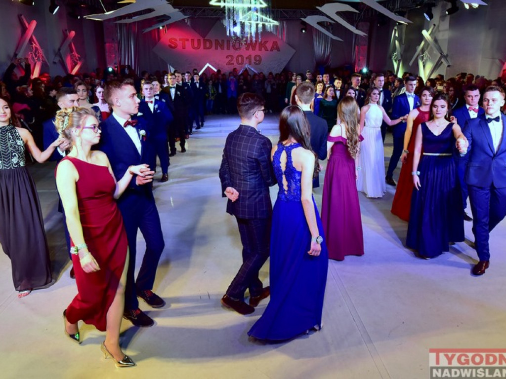Studniówka LO im. M. Kopernika w Tarnobrzegu [zdjęcia]