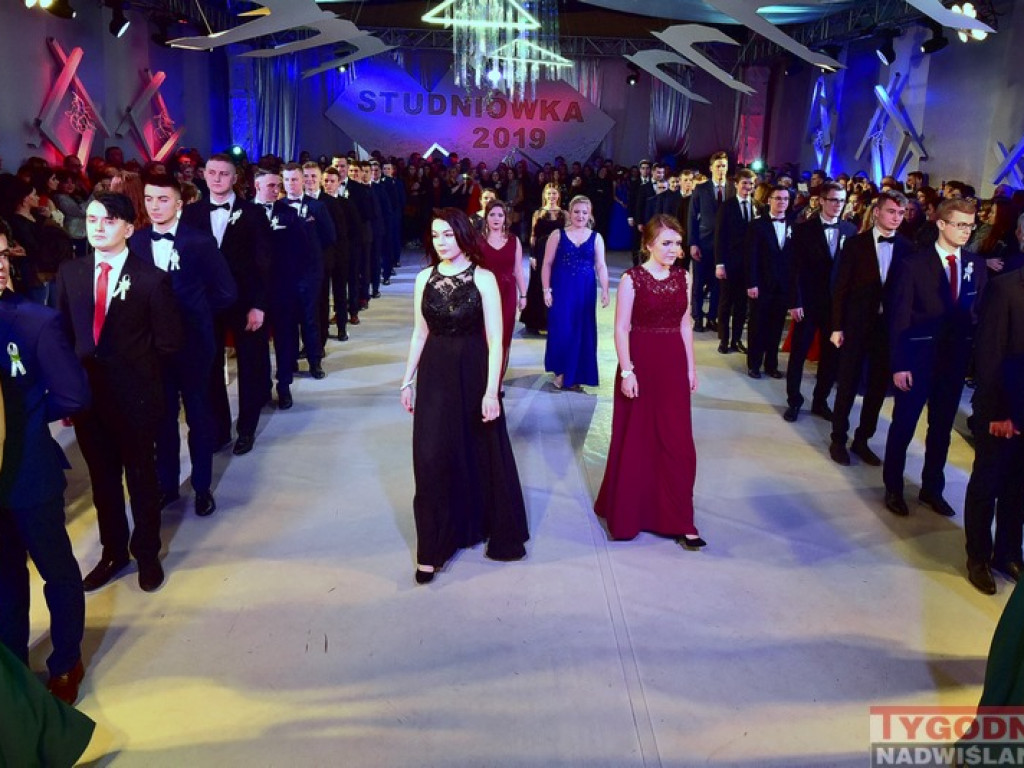 Studniówka LO im. M. Kopernika w Tarnobrzegu [zdjęcia]