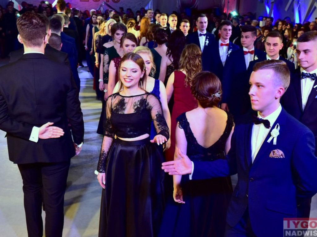 Studniówka LO im. M. Kopernika w Tarnobrzegu [zdjęcia]