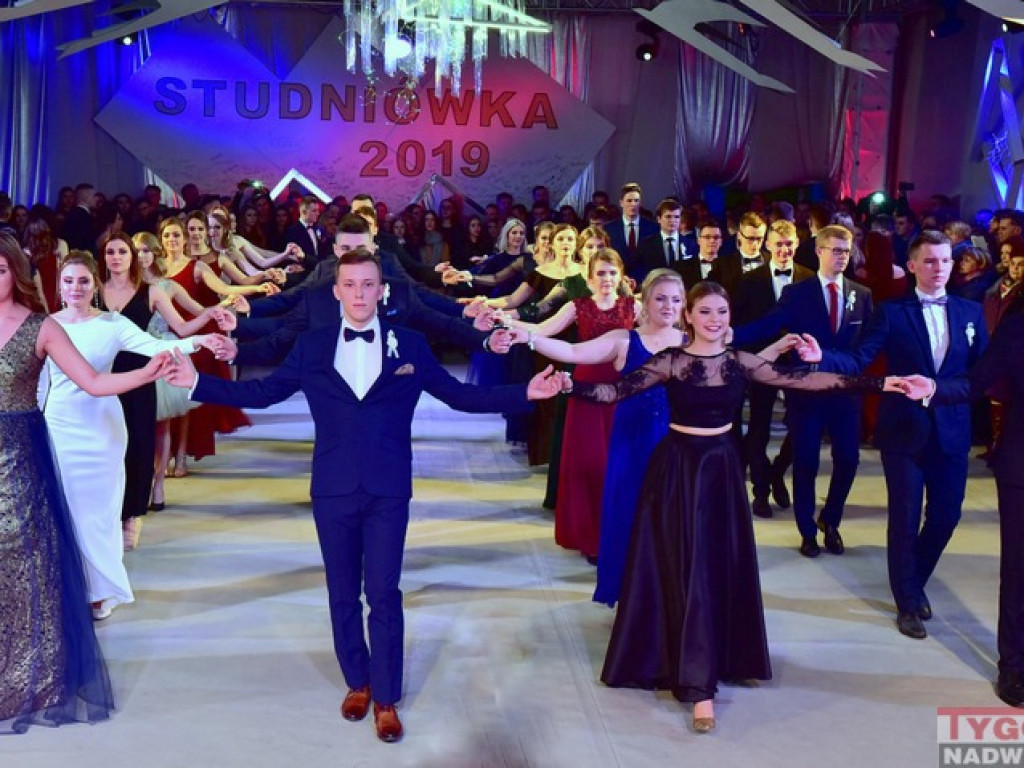 Studniówka LO im. M. Kopernika w Tarnobrzegu [zdjęcia]